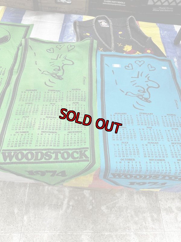 画像1: Peanuts Woodstock Green Felt Banner 1974  / ピーナッツ　ウッドストック　グリーン　フェルト　バナー　 (1)