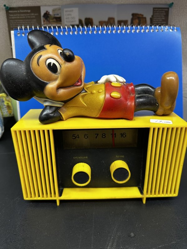 画像1: Disney Mickey Mouse Hi-Fi Radio 70‘s  / ディズニー　ミッキー マウス(色黒さん)　ラジオ (1)