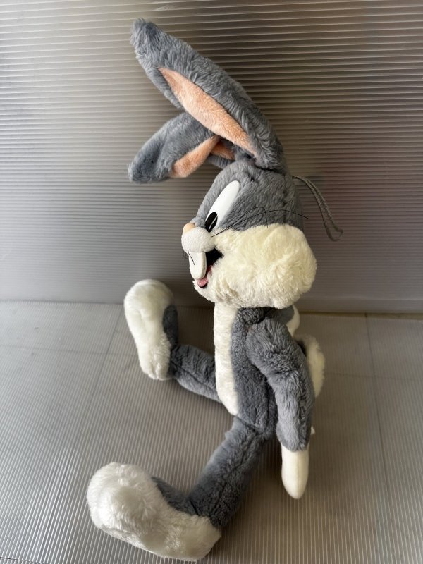 画像4: Looney Tunes Bugs Bunny Plush Doll 1989 / ルーニーチューンズ　バックスバニー　ぬいぐるみ　 (4)