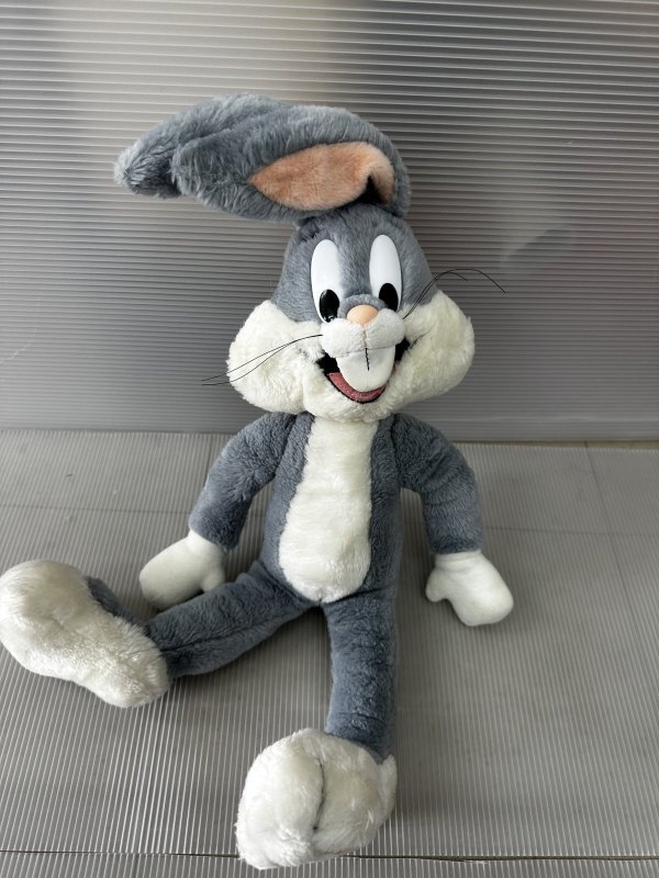画像1: Looney Tunes Bugs Bunny Plush Doll 1989 / ルーニーチューンズ　バックスバニー　ぬいぐるみ　 (1)