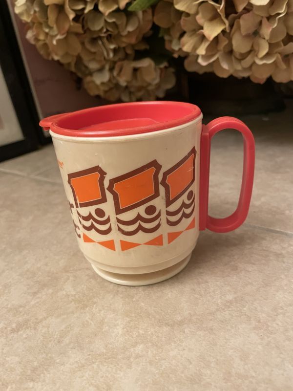 Mr Donuts Plastic Mug Cup (A) / ミスタードーナツ プラスチック製 マグカップ