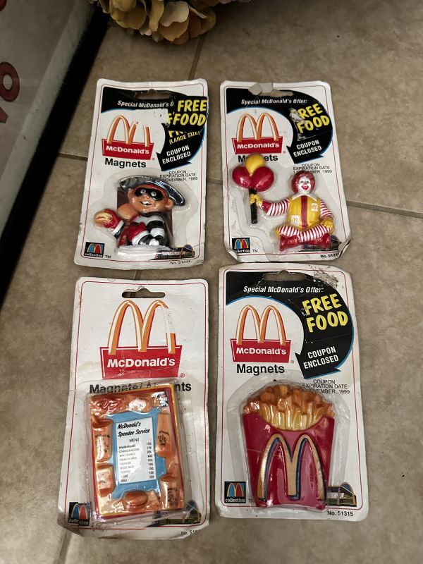 画像1: McDonald’s magnet 1999年 set of 4 / マクドナルド、ブリスター入り　マグネット　4点セット (1)